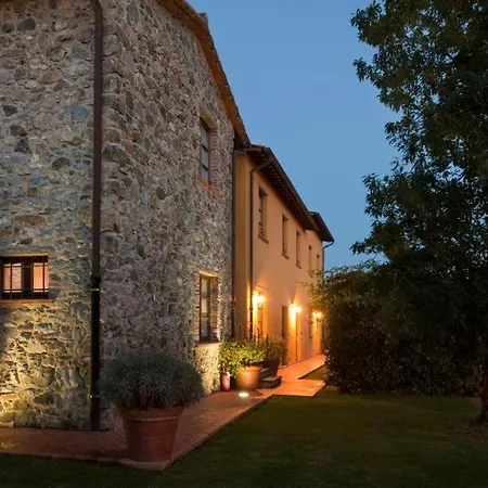 酒店 Sarzana-charming Pool And Bb 萨尔扎纳