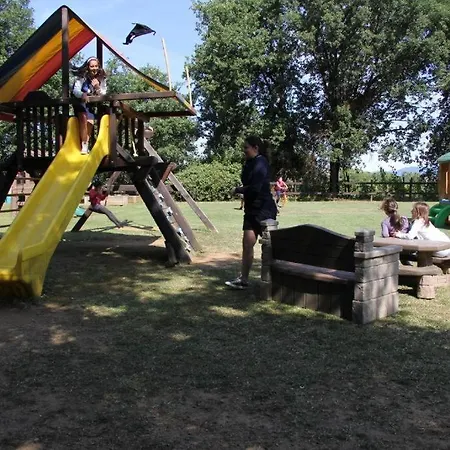 ホテル Sarzana-charming Pool And Bb 3*