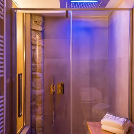 Sarzana-charming Pool And Bb