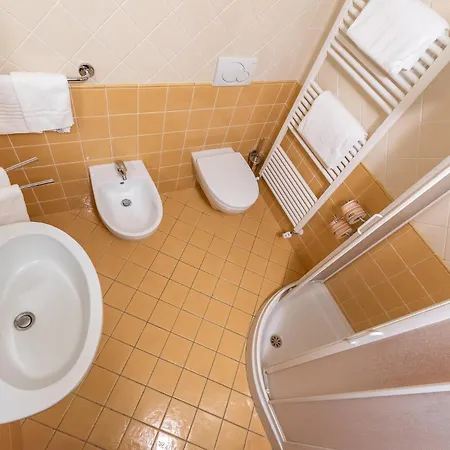 Sarzana-charming Pool And Bb 3* サルツァーナ