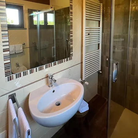 Hotel Sarzana-charming Pool And Bb